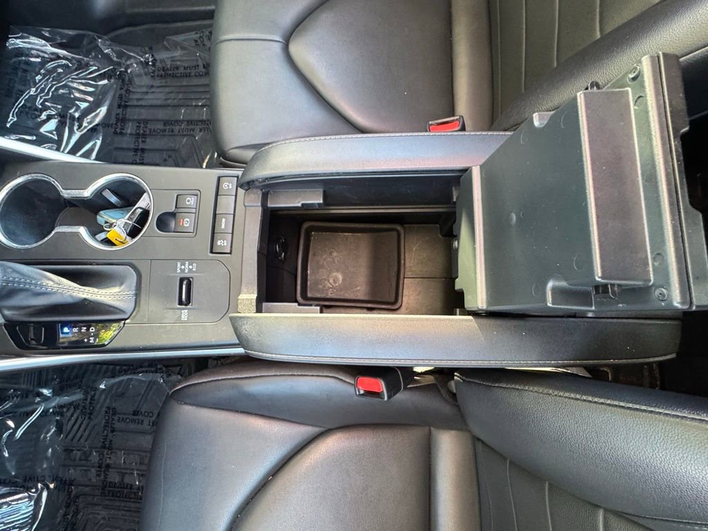 Used 2022 Toyota Highlander XLE image 32