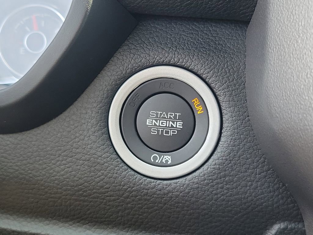 Used 2023 RAM 1500 Laramie AWD/4WD image 10