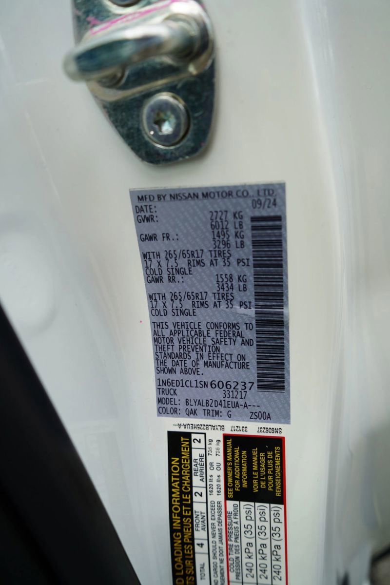 Used 2025 Nissan Frontier SV RWD image 9