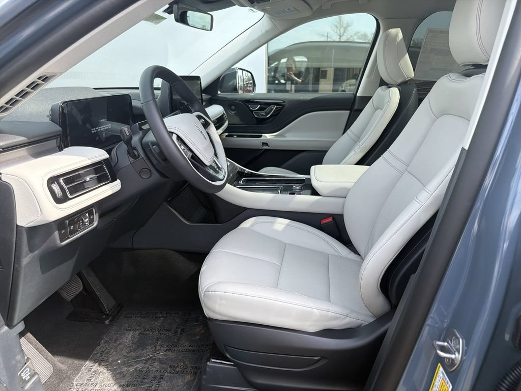 New 2026 Lincoln Aviator AWD image 5