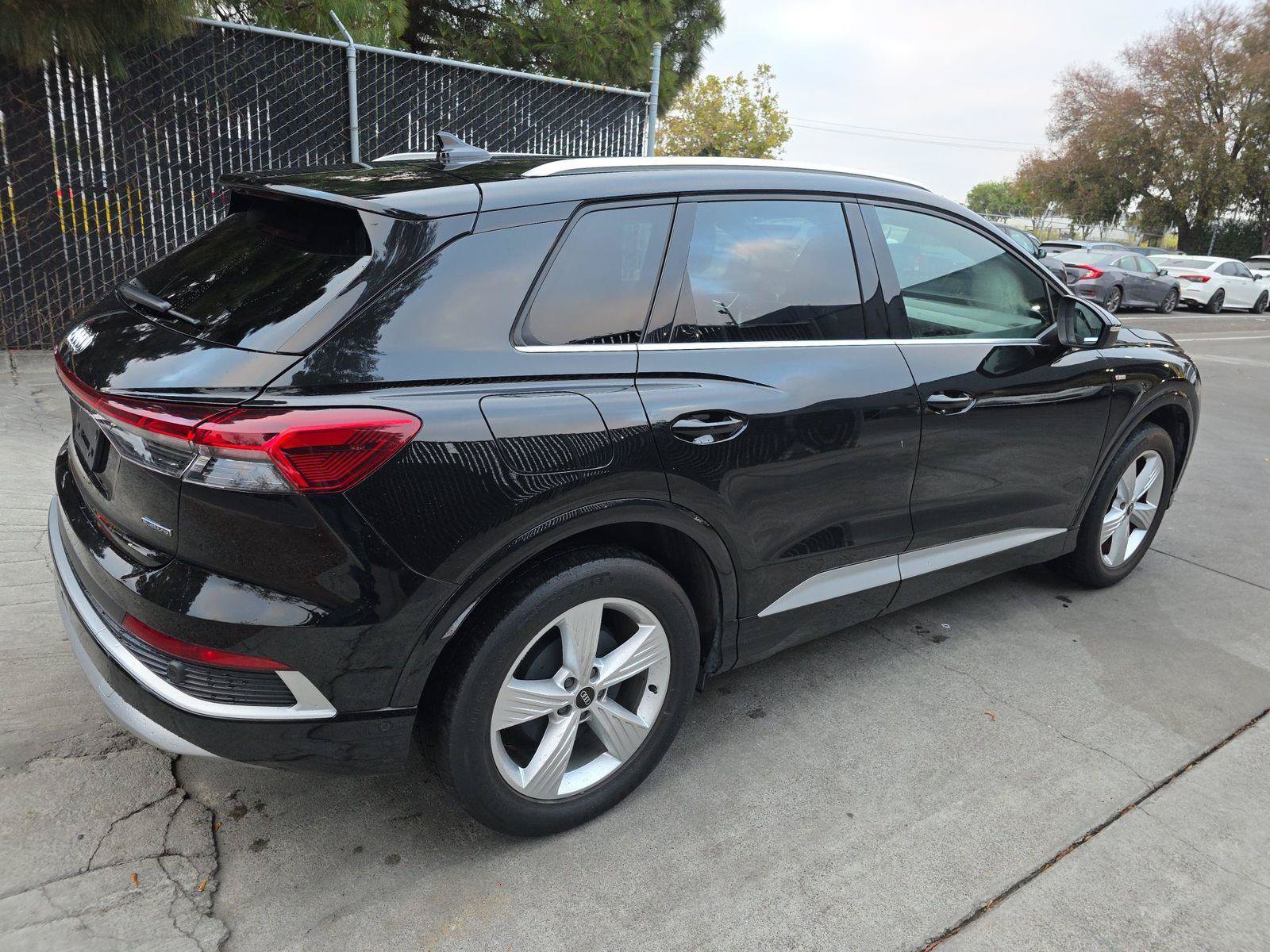 Used 2023 Audi Q4 e-tron Premium Plus AWD/4WD image 7