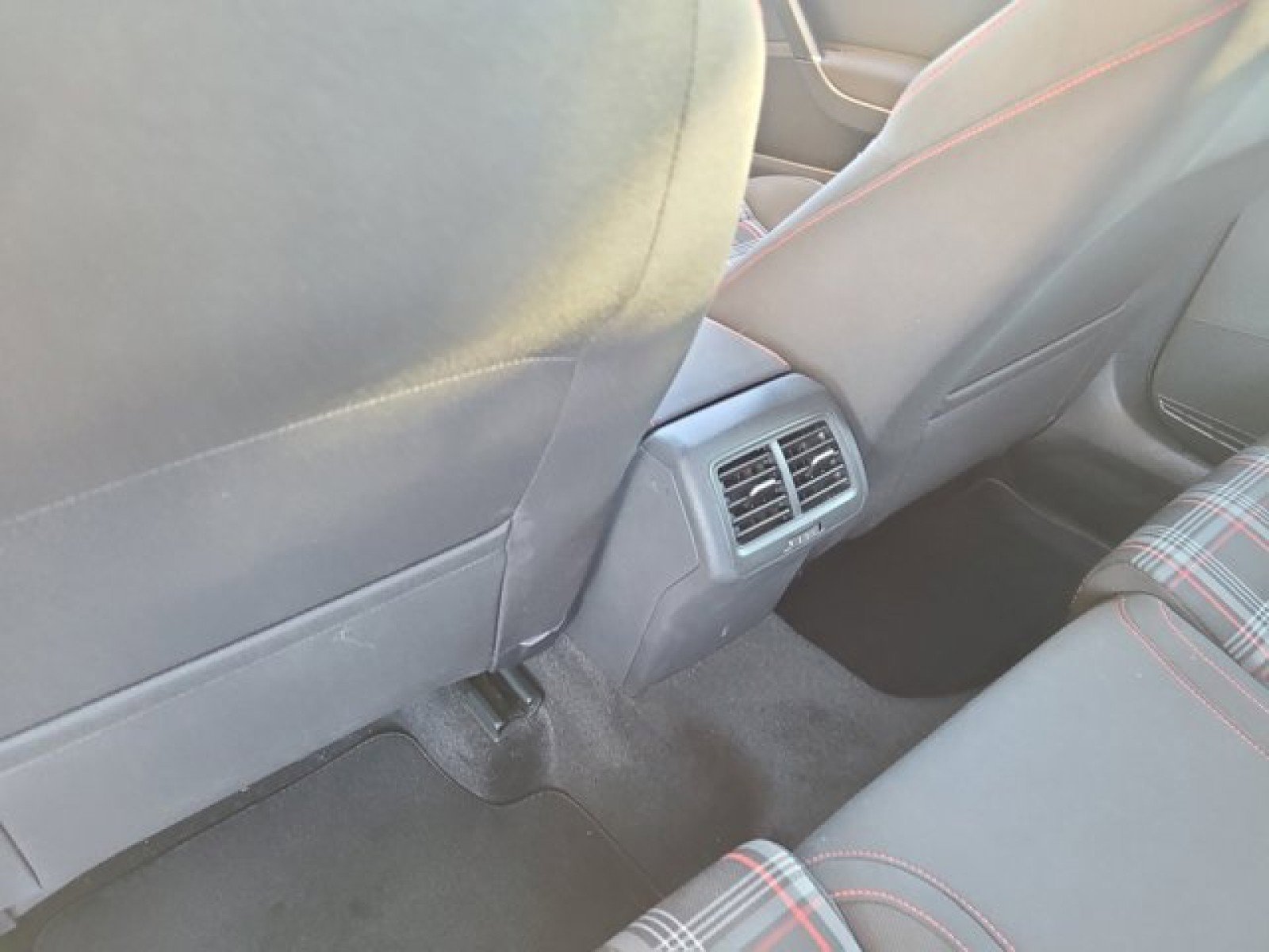 Used 2019 Volkswagen Golf S image 29