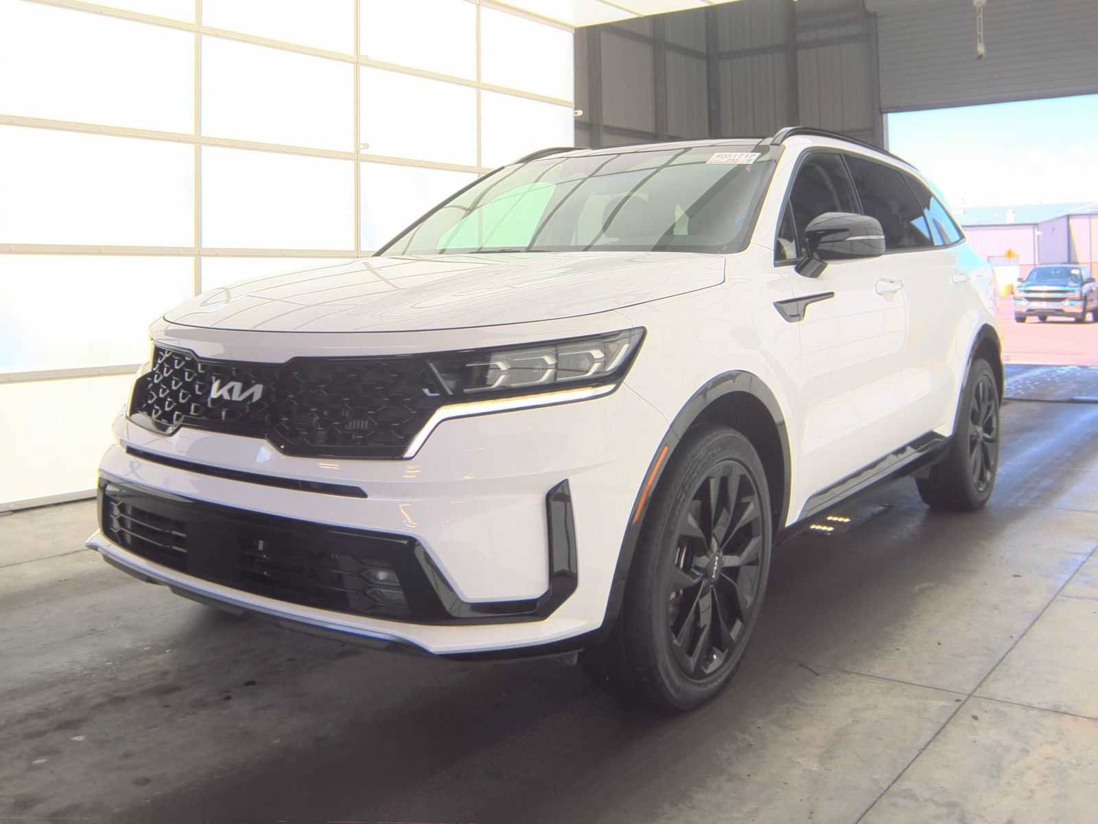 Used 2023 Kia Sorento SX AWD/4WD image 2