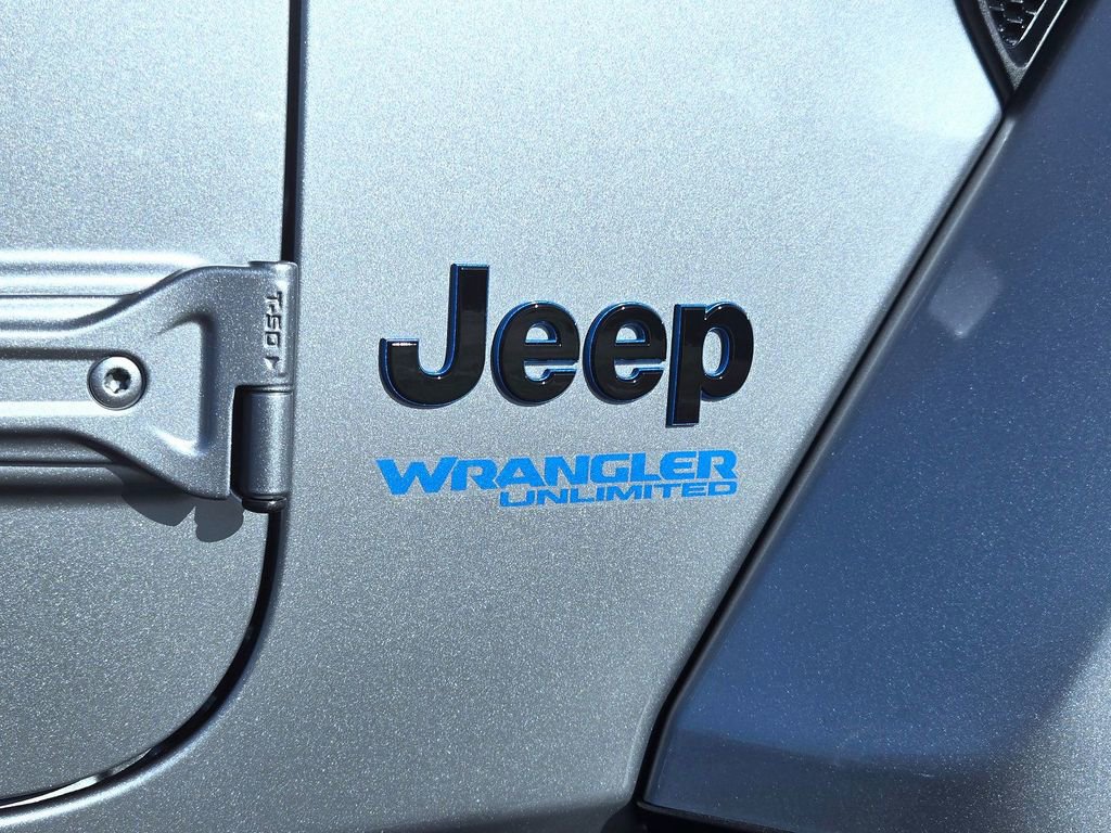 Used 2021 Jeep Wrangler Unlimited Sahara image 9