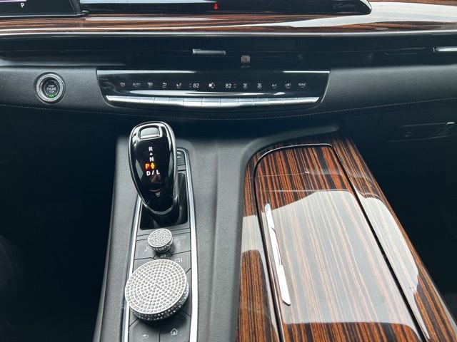 Used 2023 Cadillac Escalade Premium Luxury image 16