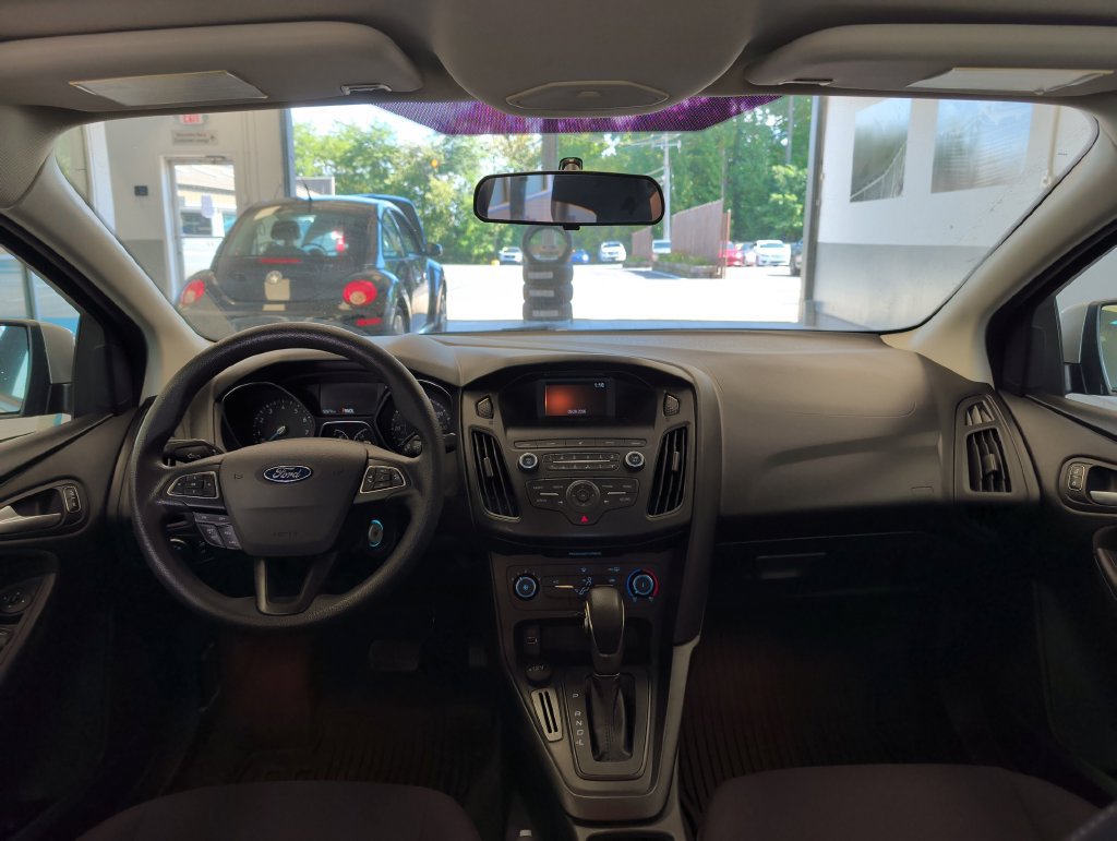 Used 2018 Ford Focus SE FWD image 14