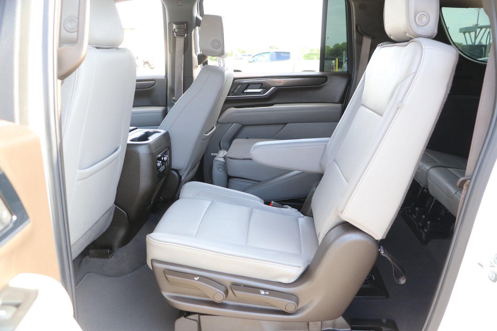 Used 2026 GMC Yukon XL Elevation AWD/4WD image 27