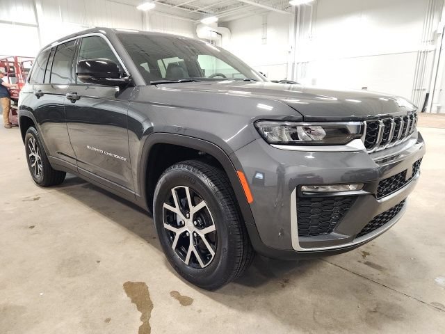 Used 2026 Jeep Grand Cherokee Limited AWD/4WD image 1