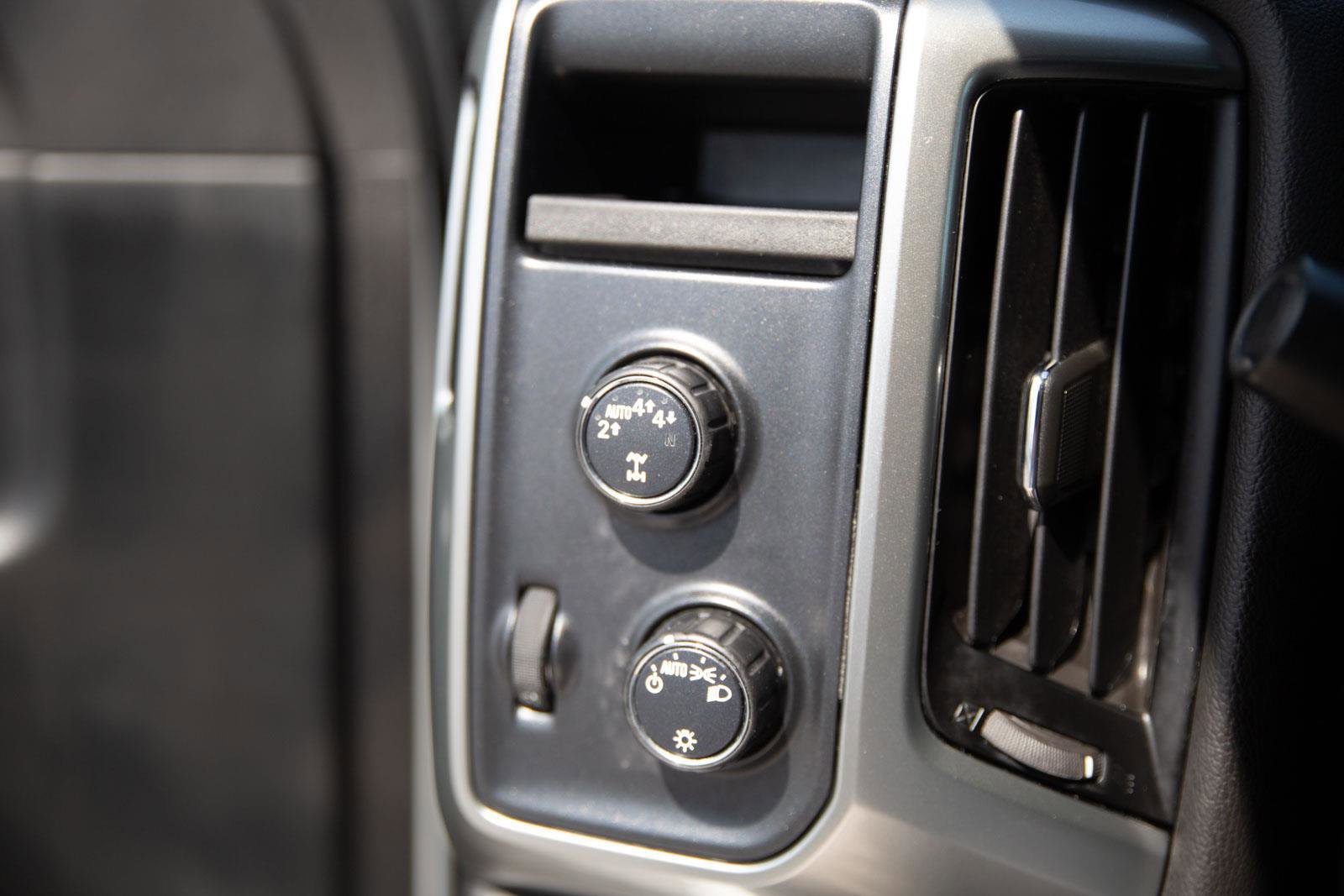 Used 2018 Chevrolet Silverado 1500 LT image 16