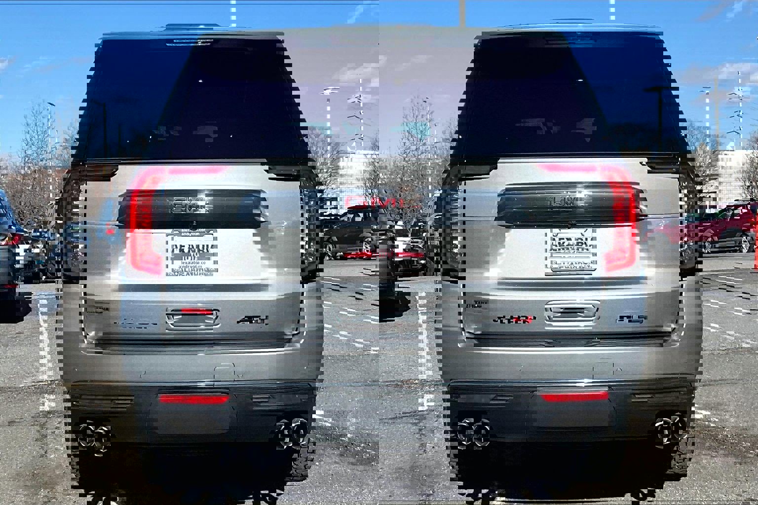 Used 2024 GMC Yukon AT4 w/ AT4 Premium Plus Package image 4