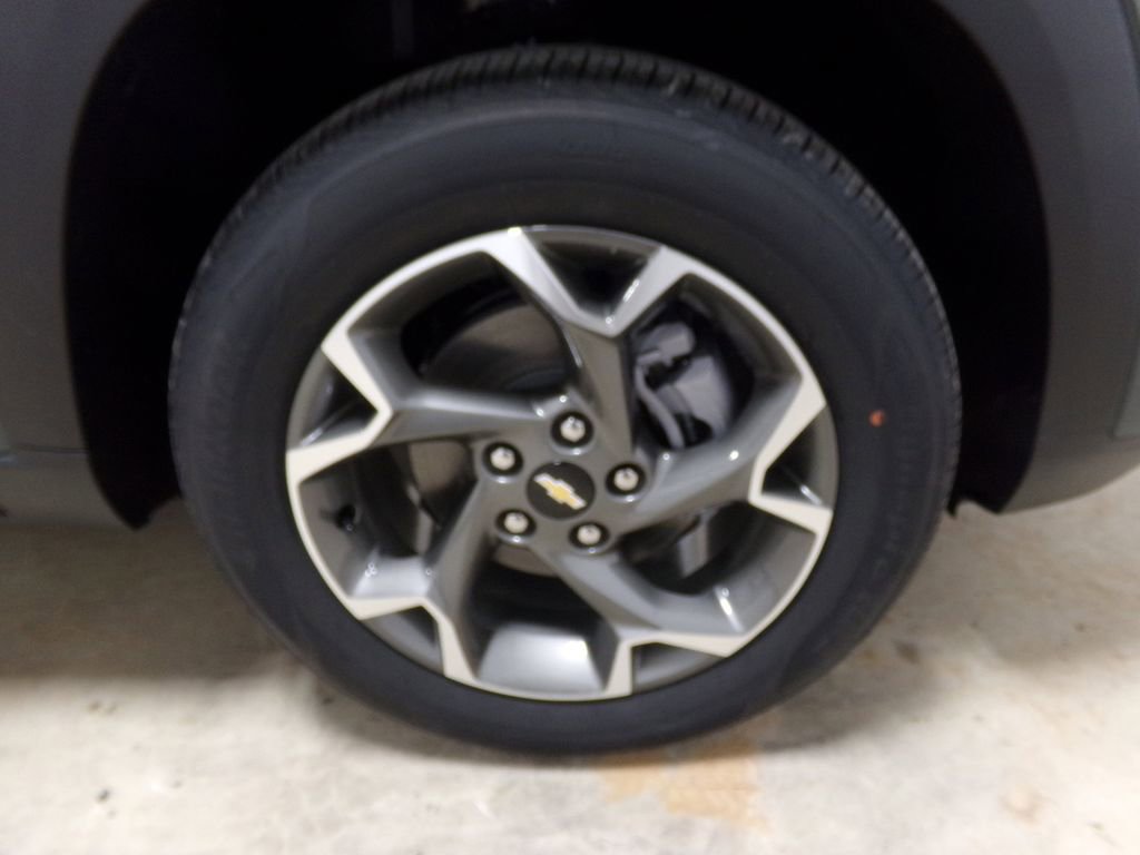 New 2025 Chevrolet Trax LT w/ Driver Confidence Package image 32