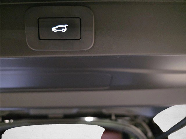 Certified 2023 Land Rover Range Rover SE AWD/4WD image 13