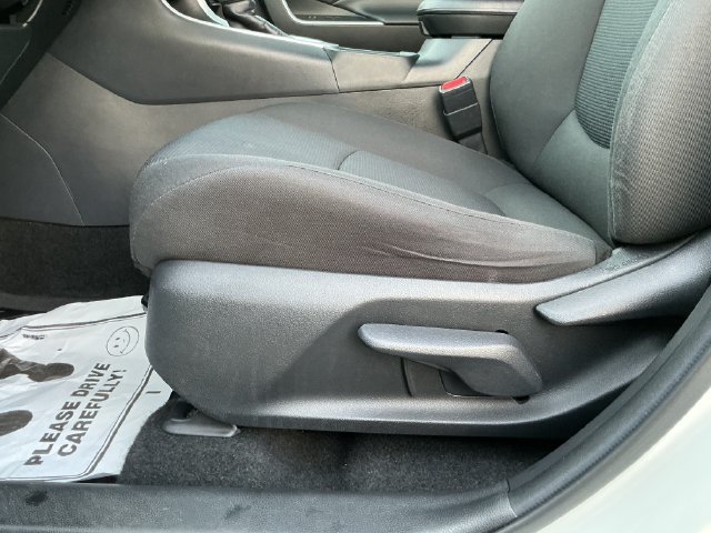 Used 2021 Toyota RAV4 LE FWD image 15
