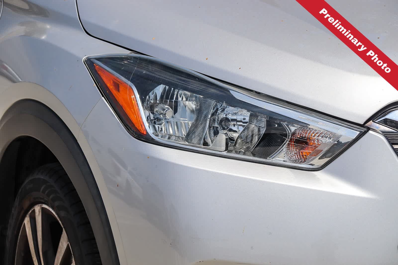Used 2019 Nissan Kicks SV FWD image 4