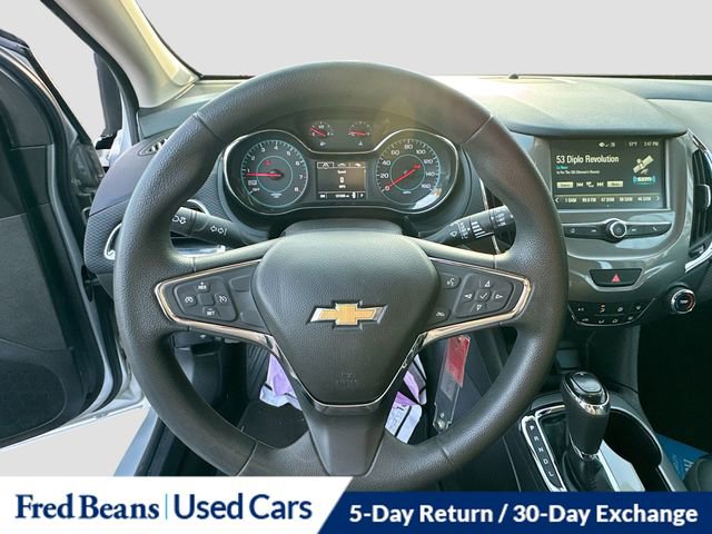 Used 2017 Chevrolet Cruze LT image 13