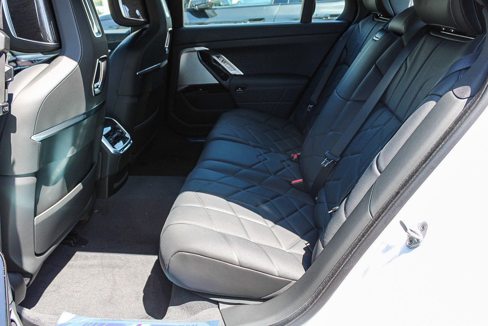 New 2026 BMW i7 eDrive50 w/ M Sport Package RWD image 16