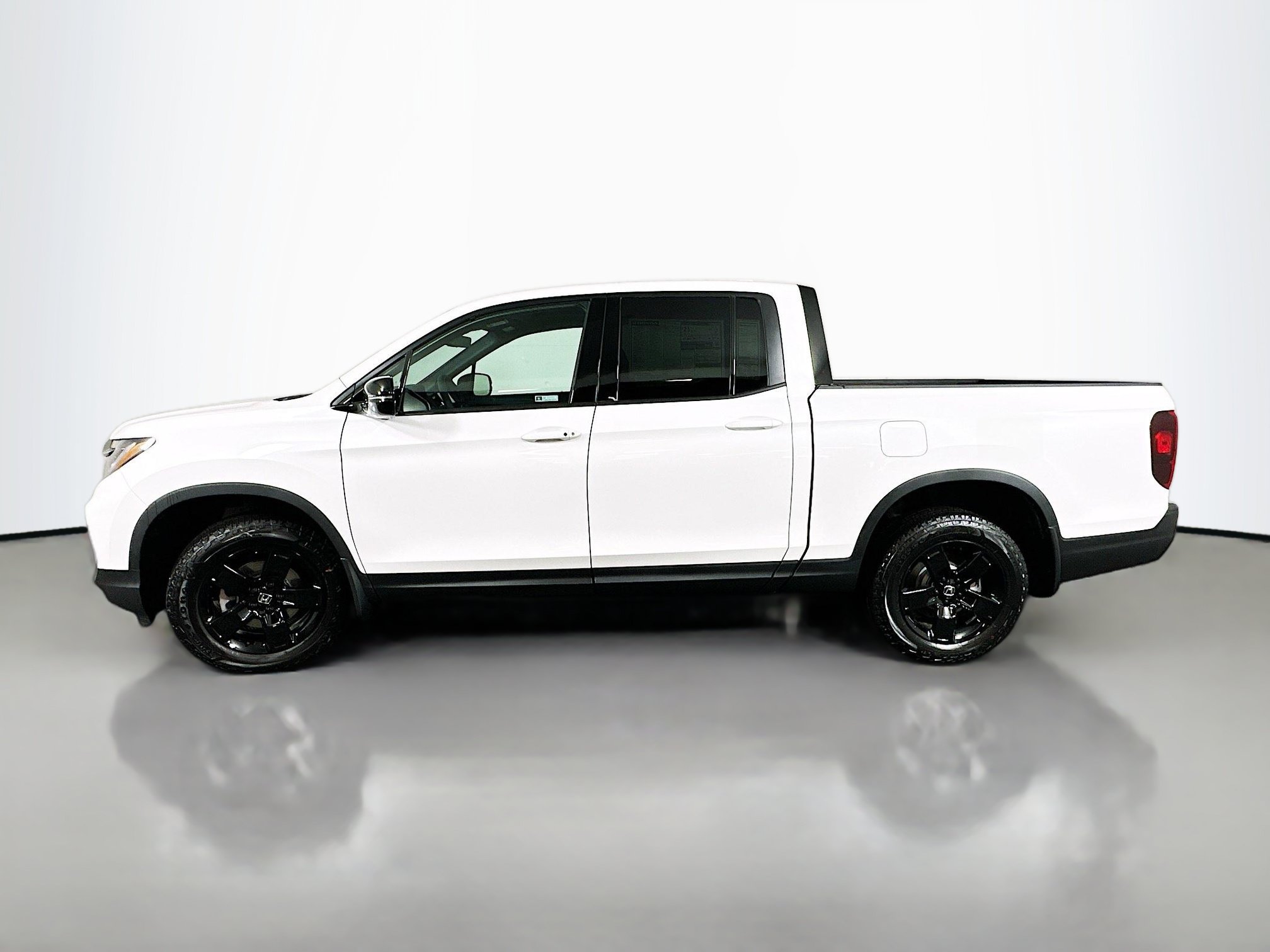 New 2026 Honda Ridgeline Black Edition image 4