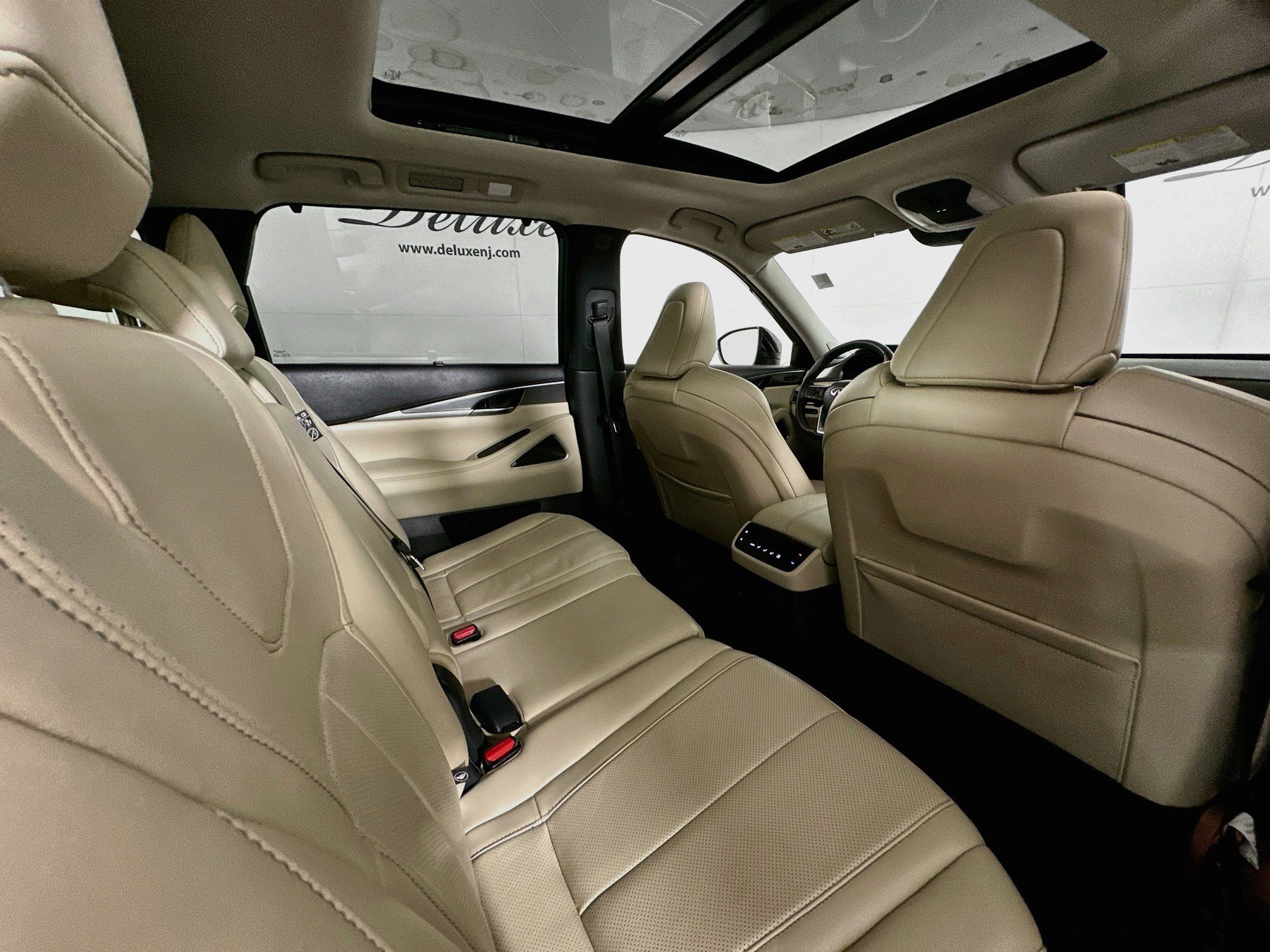 Used 2023 INFINITI QX60 Luxe w/ Performance Audio Package AWD/4WD image 32