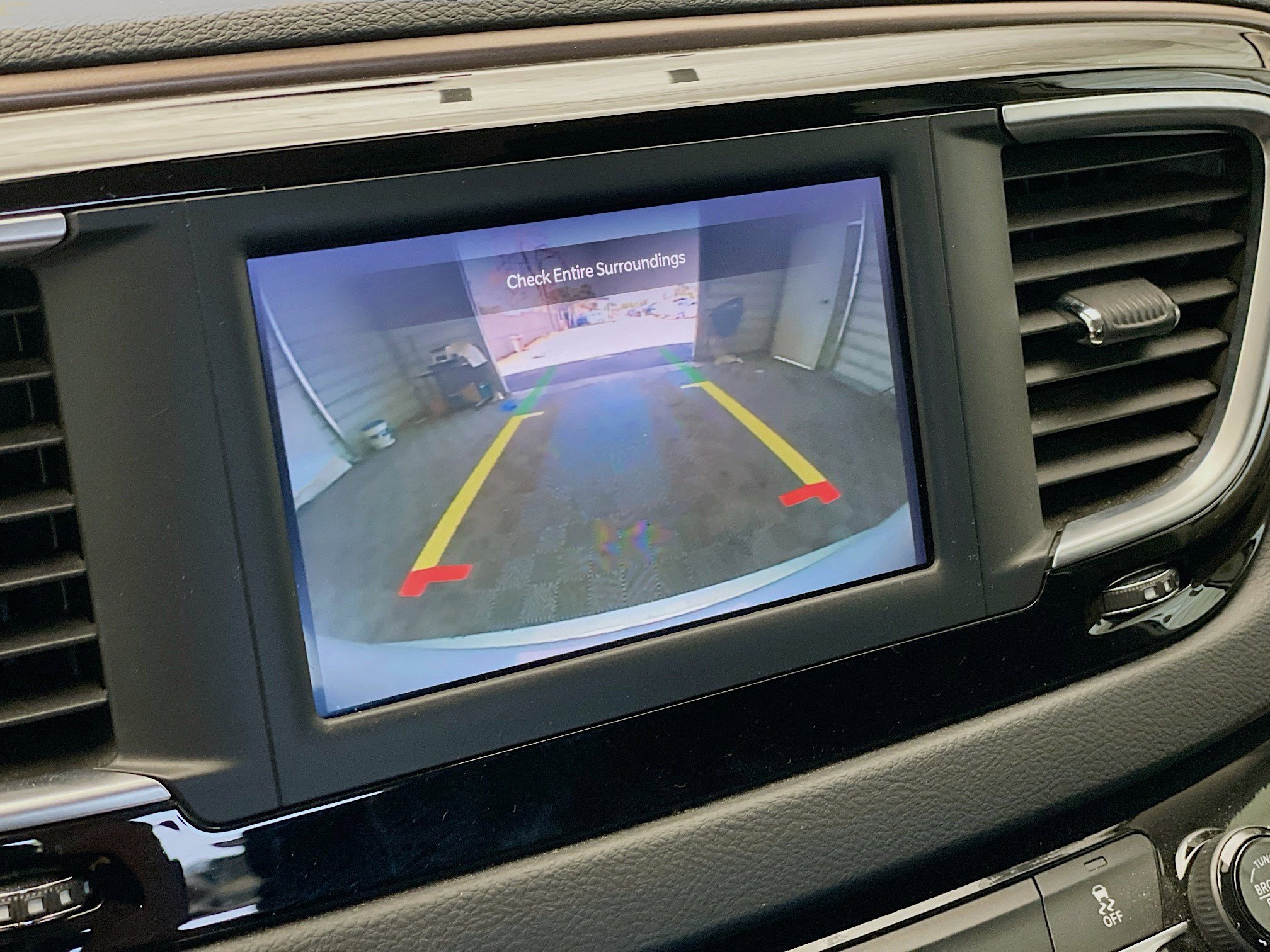 Used 2024 Chrysler Voyager LX FWD image 9