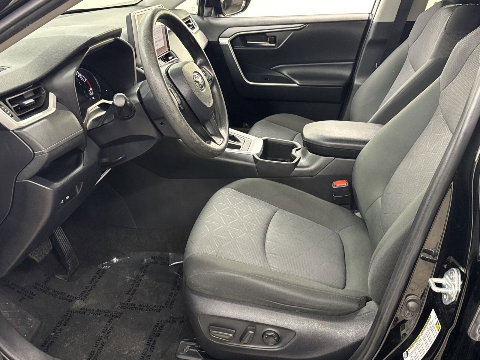 Used 2024 Toyota RAV4 XLE image 2