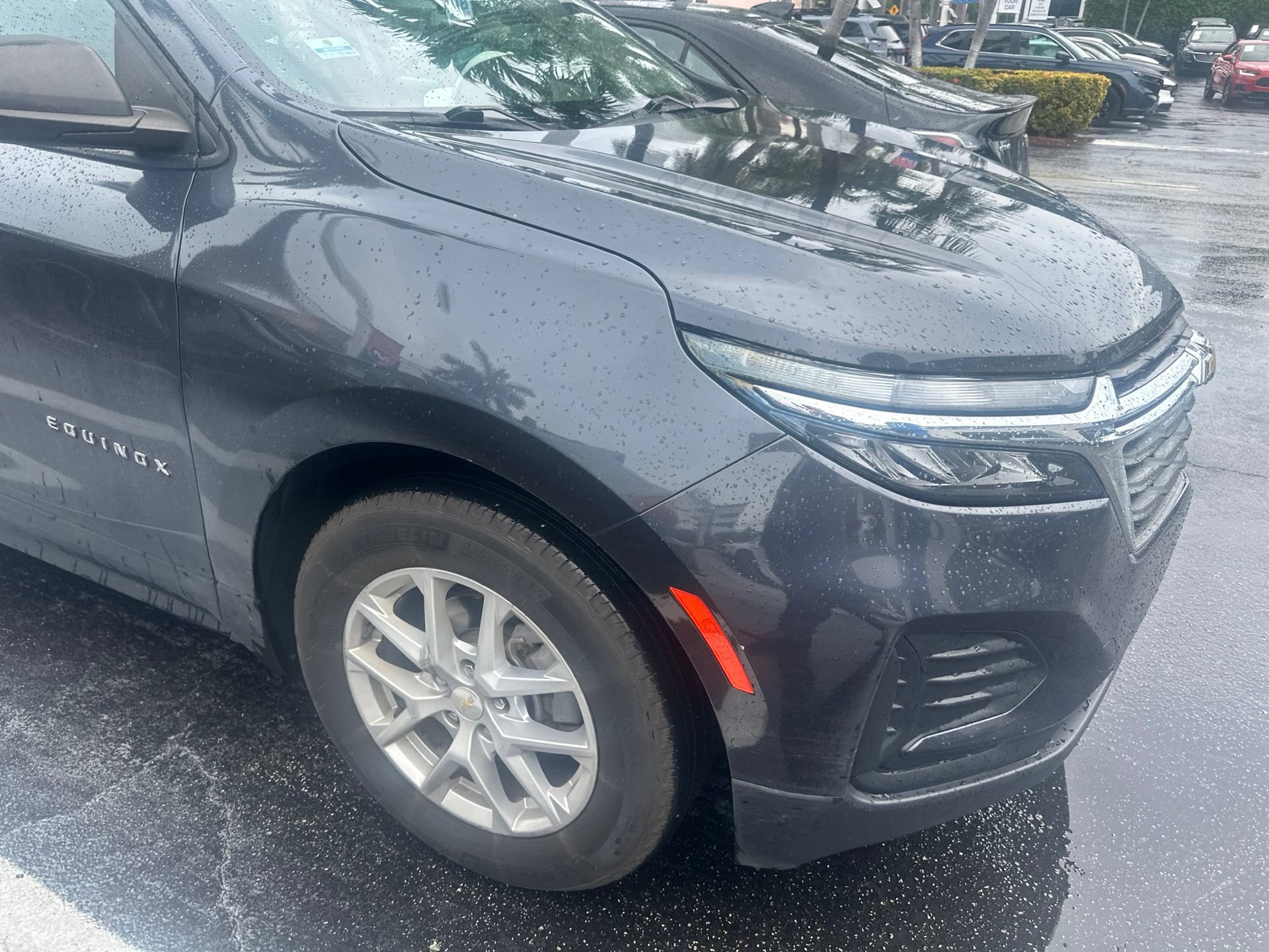 Used 2022 Chevrolet Equinox LS FWD image 3