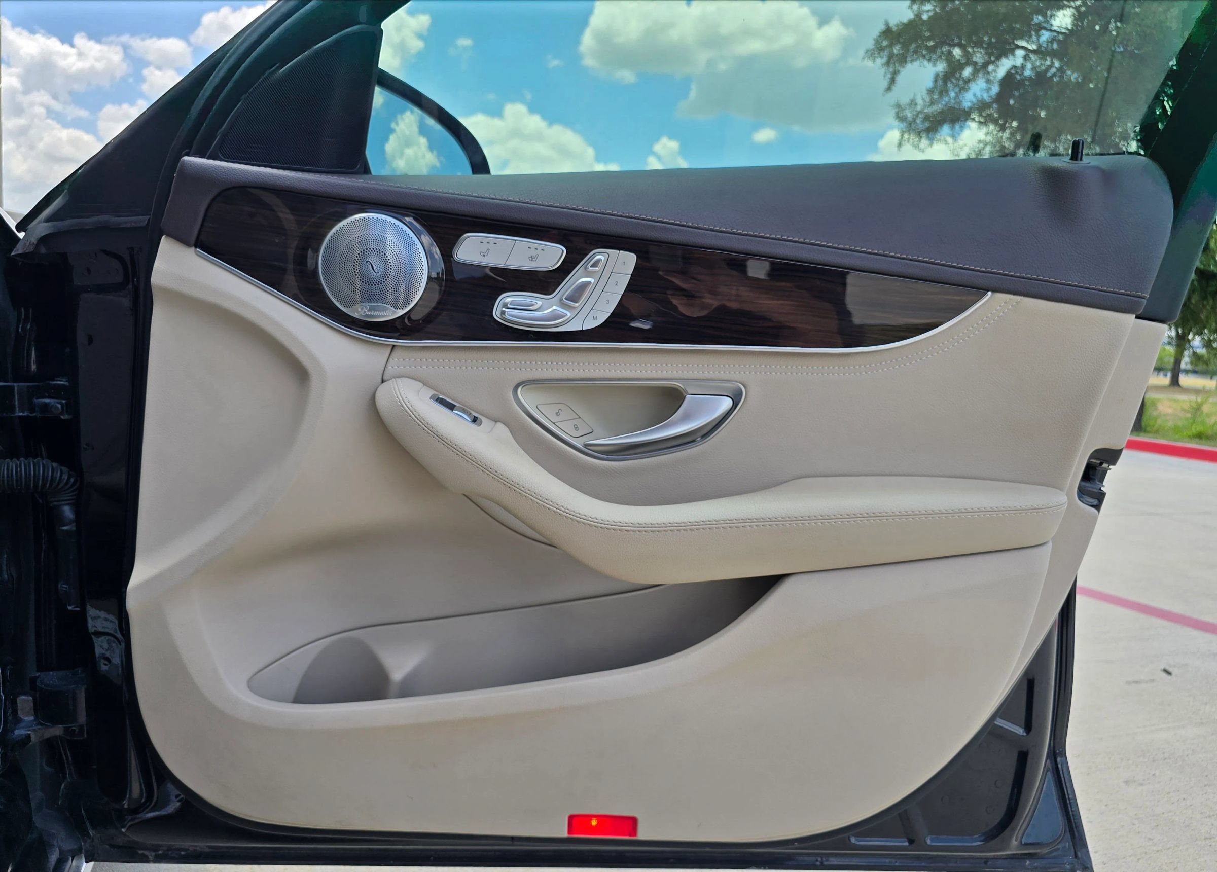Used 2015 Mercedes-Benz C 300 Sedan image 19