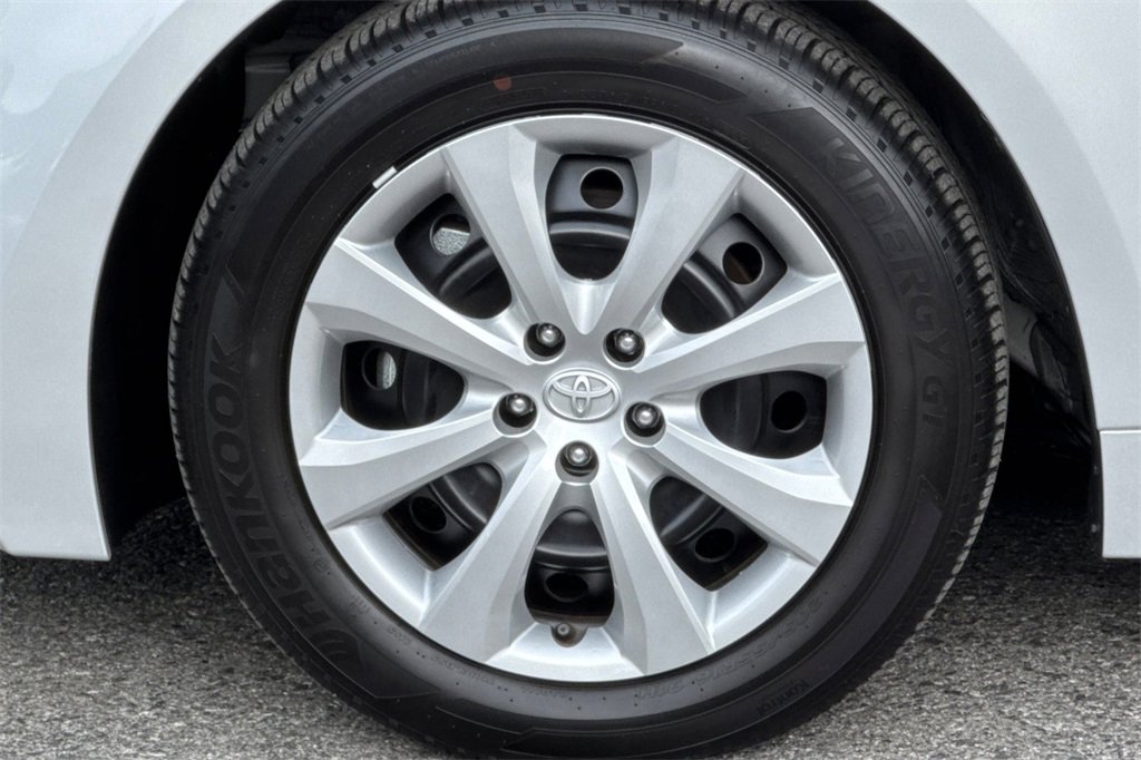 Certified 2025 Toyota Corolla LE image 24
