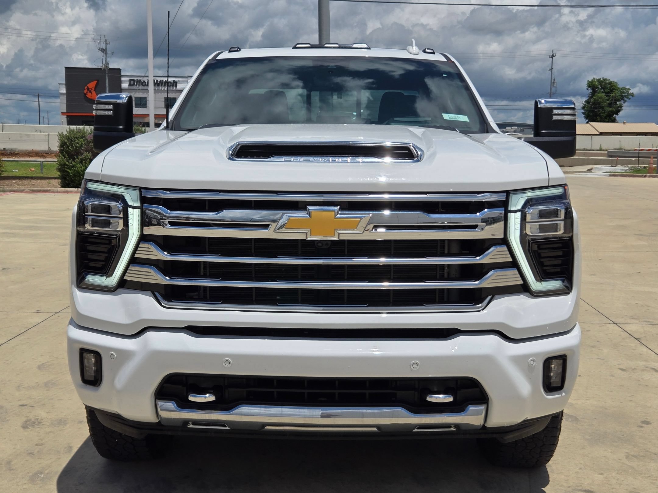 Certified 2025 Chevrolet Silverado 3500 High Country w/ High Country Premium Package AWD/4WD image 2