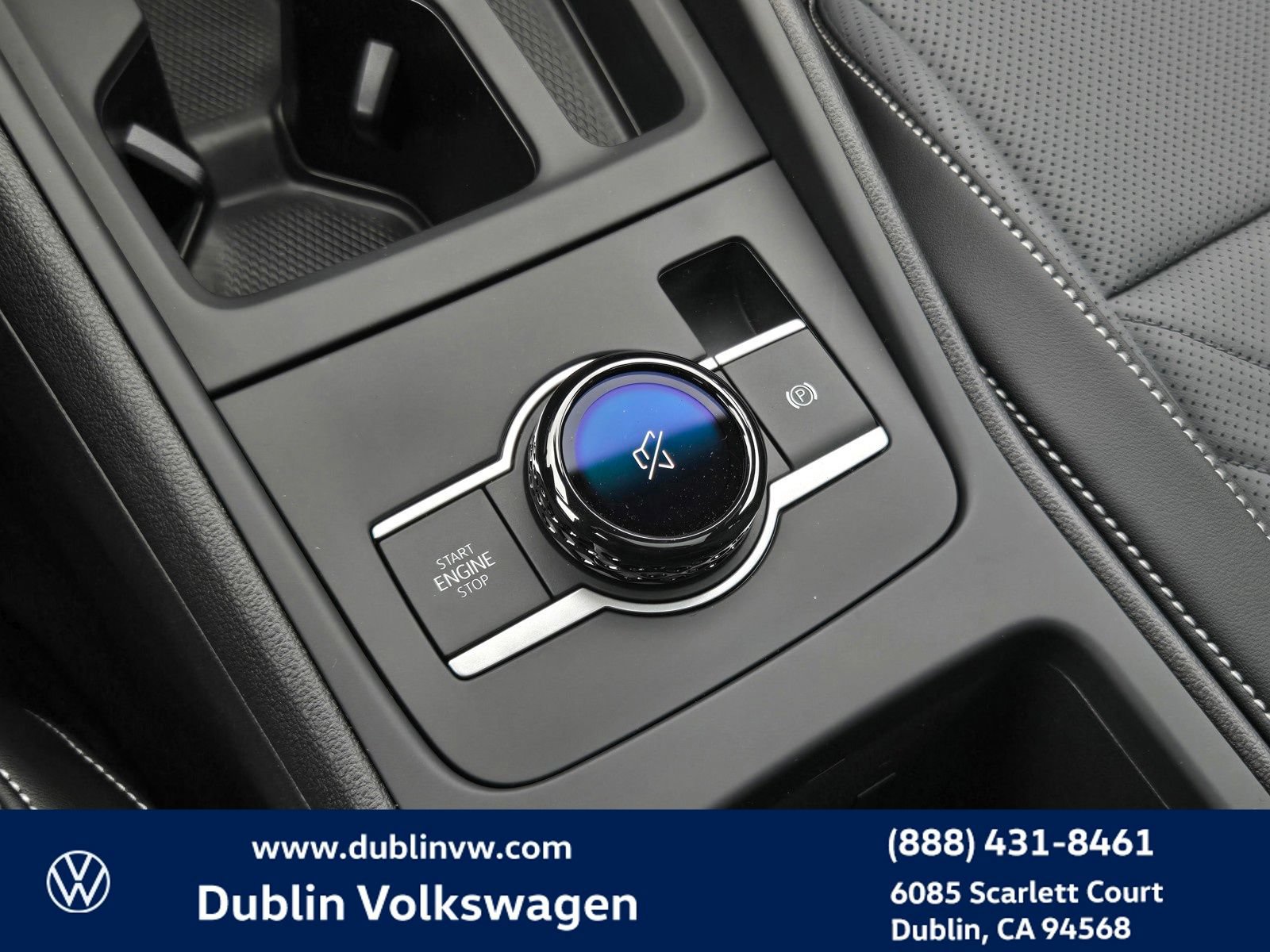 New 2026 Volkswagen Tiguan SE R-Line FWD image 15