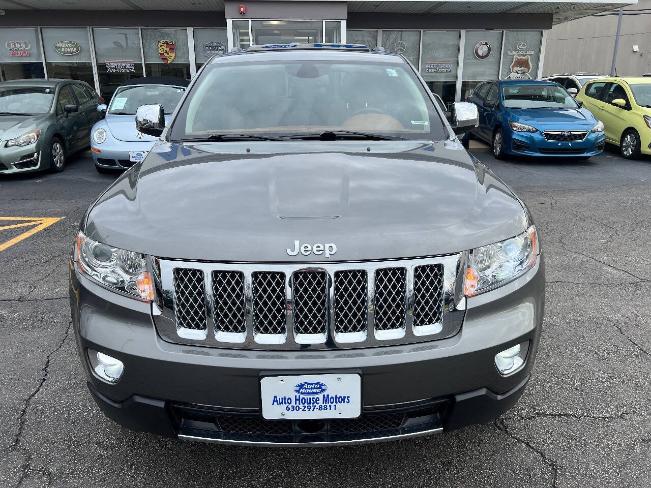 Used 2011 Jeep Grand Cherokee Overland Summit AWD/4WD image 5