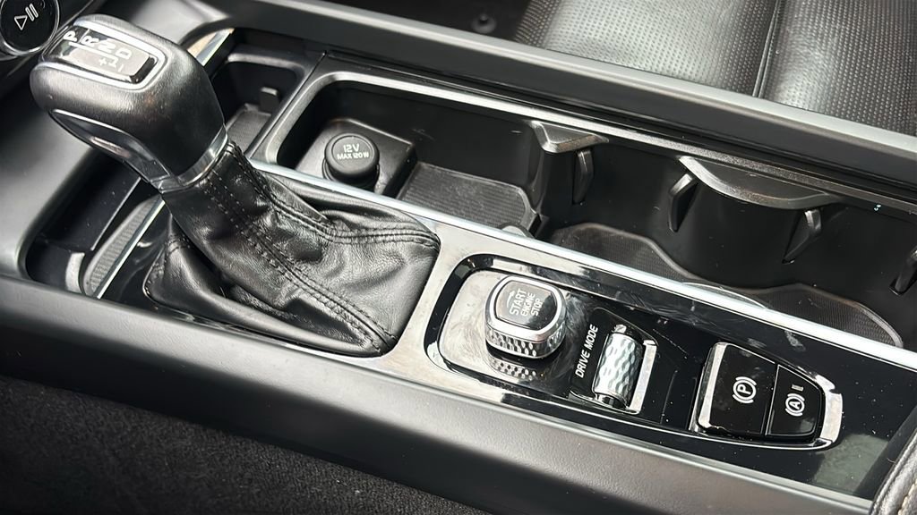 Used 2021 Volvo XC60 T5 Inscription w/ Climate Package image 23