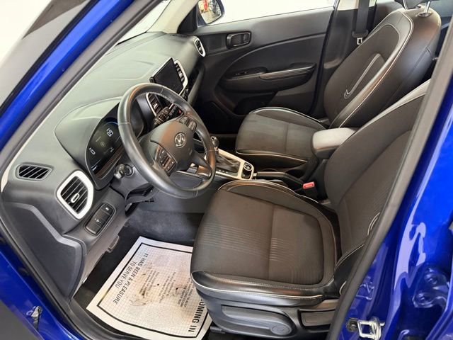 Used 2023 Hyundai Venue Limited FWD image 24