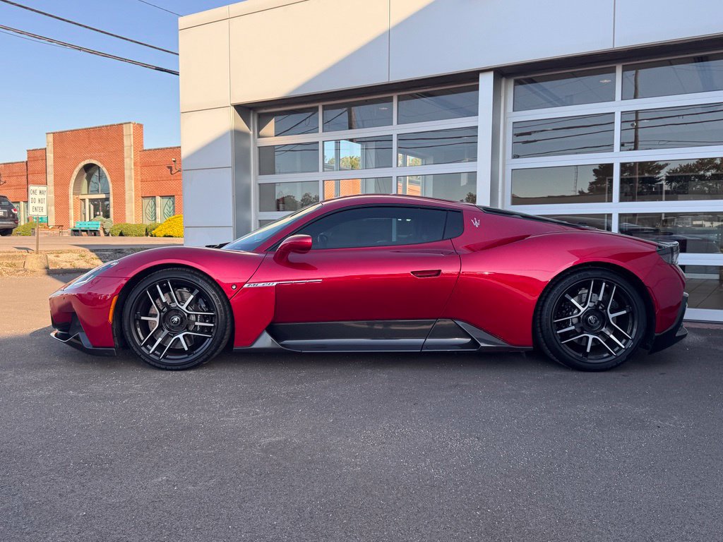 Used 2022 Maserati MC20 Coupe RWD image 4