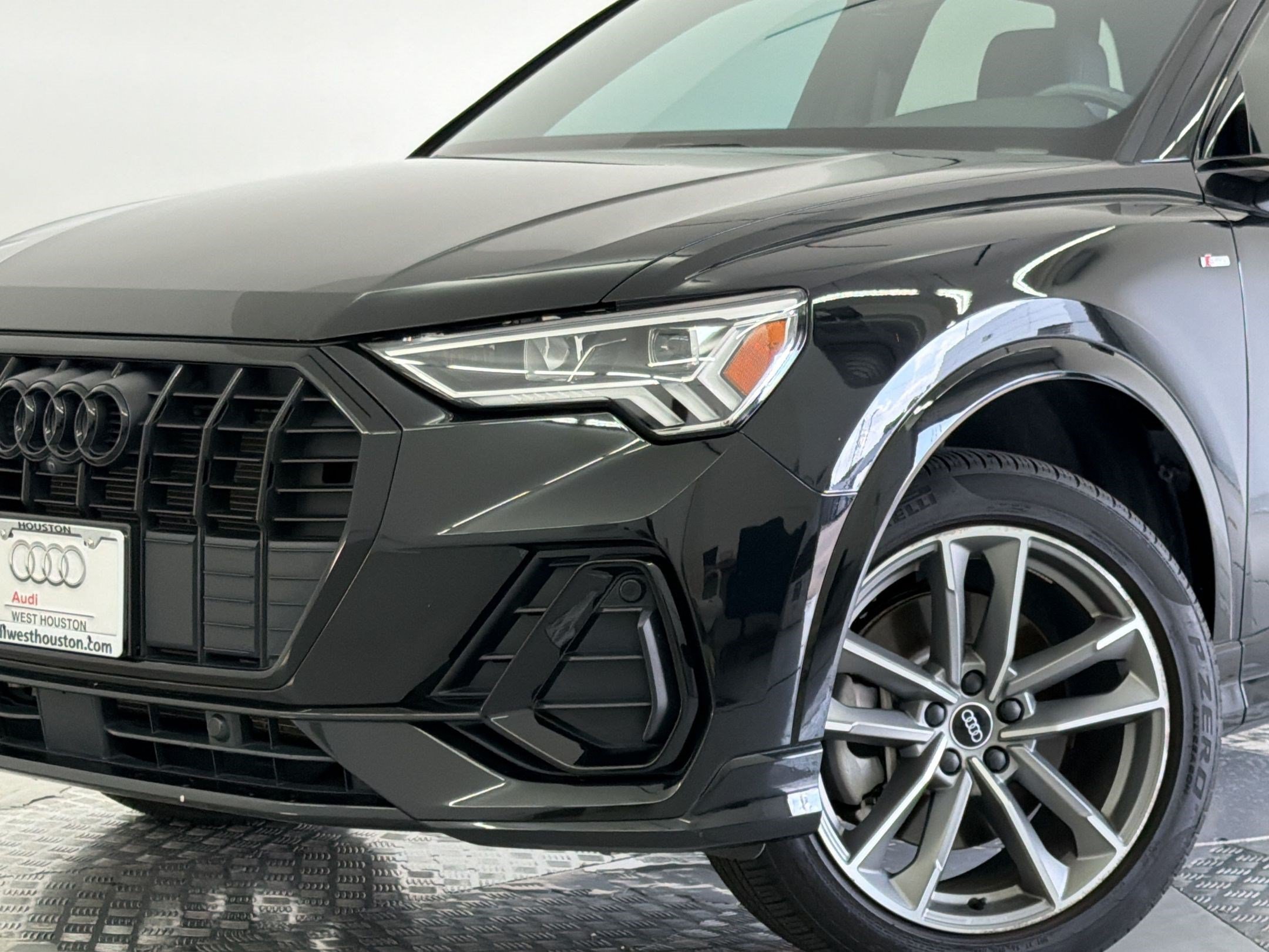 Used 2023 Audi Q3 2.0T Premium Plus w/ Premium Plus Package AWD/4WD image 11