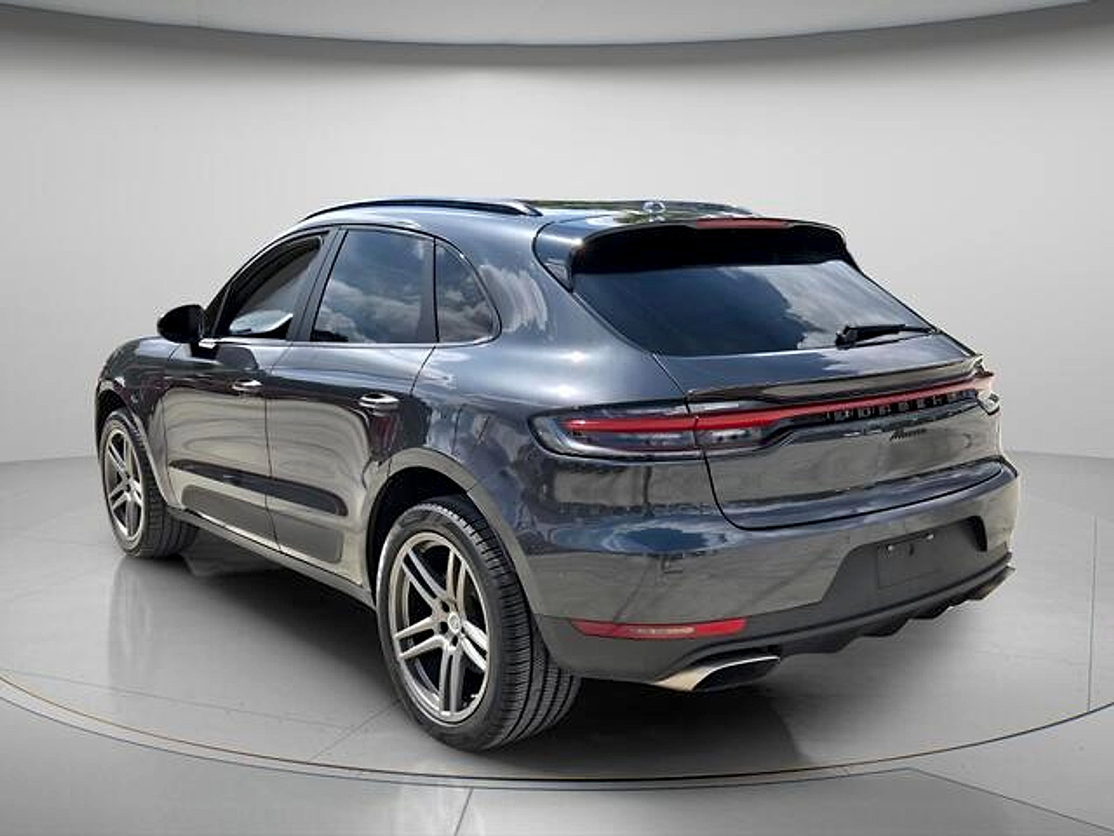 Used 2019 Porsche Macan AWD/4WD image 4