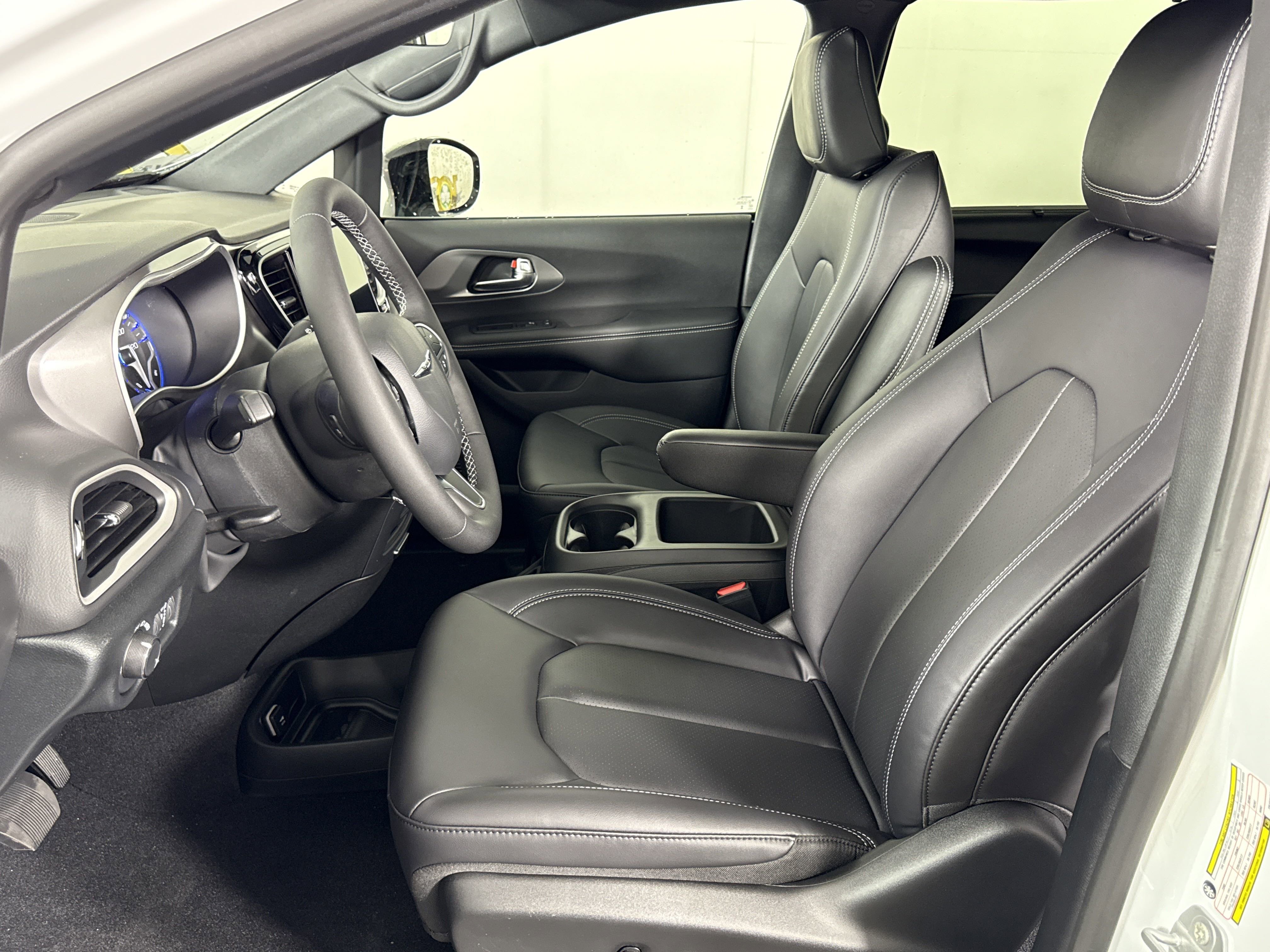 New 2026 Chrysler Voyager LX image 12