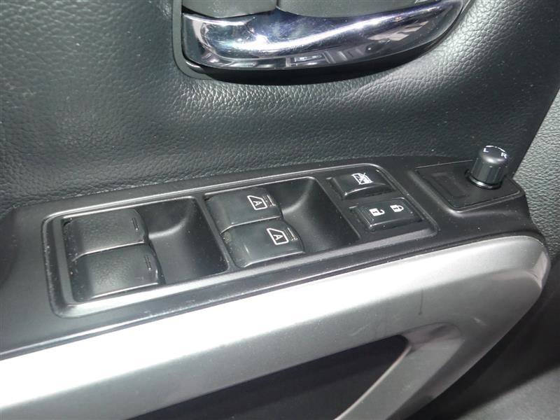 Used 2019 Nissan Titan PRO-4X image 18