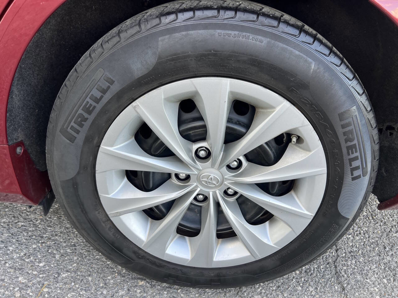 Used 2016 Toyota Camry LE FWD image 16