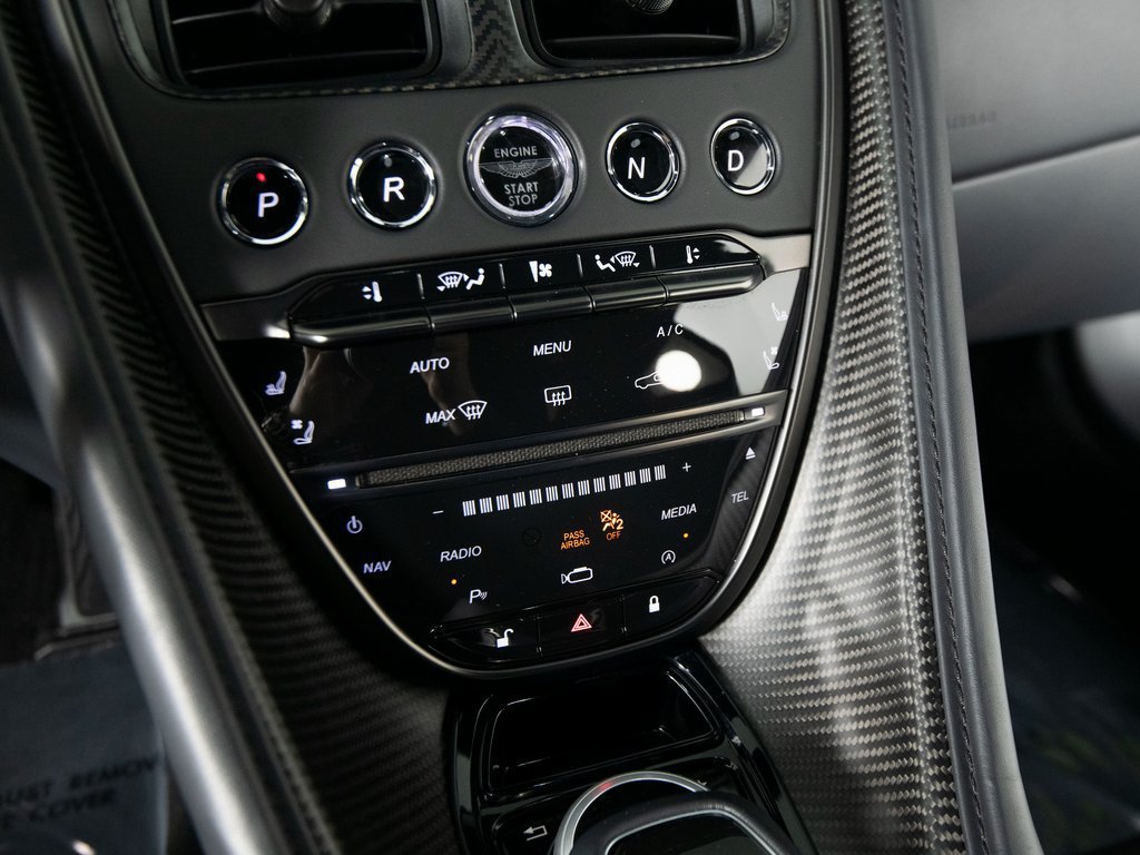 Used 2022 Aston Martin DBS Superleggera RWD image 22