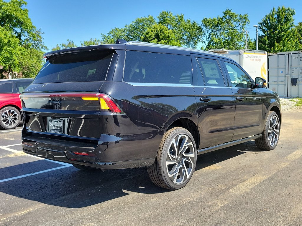 New 2026 Lincoln Navigator L Black Label AWD/4WD image 4