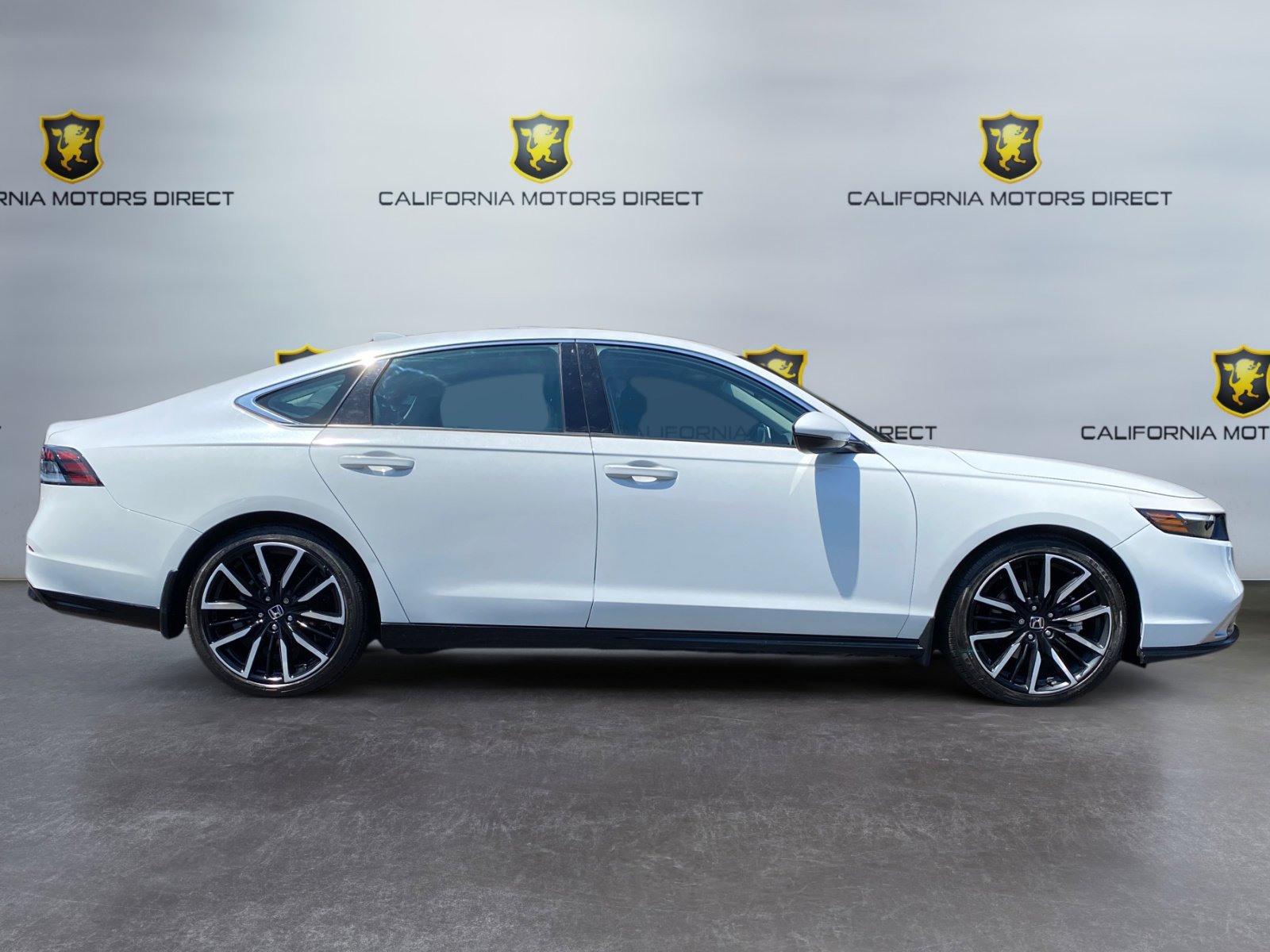 Used 2024 Honda Accord Touring image 4