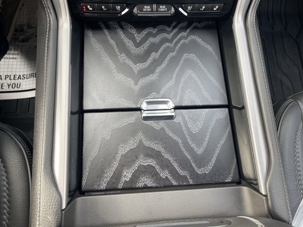 Used 2023 GMC Yukon Denali w/ Denali Reserve Package image 32