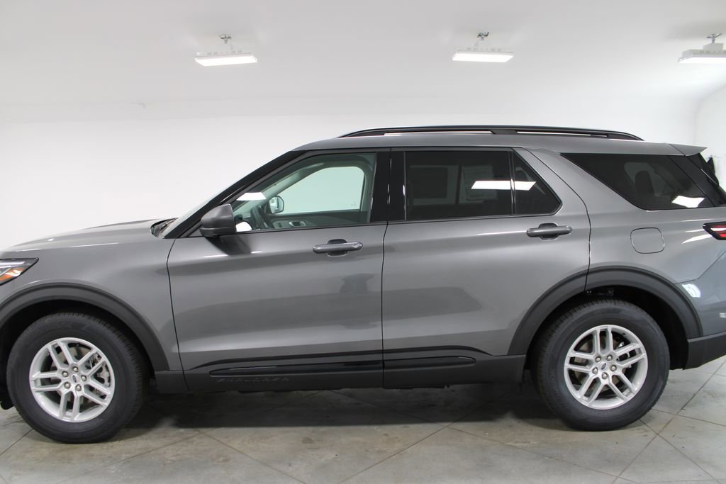 New 2026 Ford Explorer Active RWD image 5