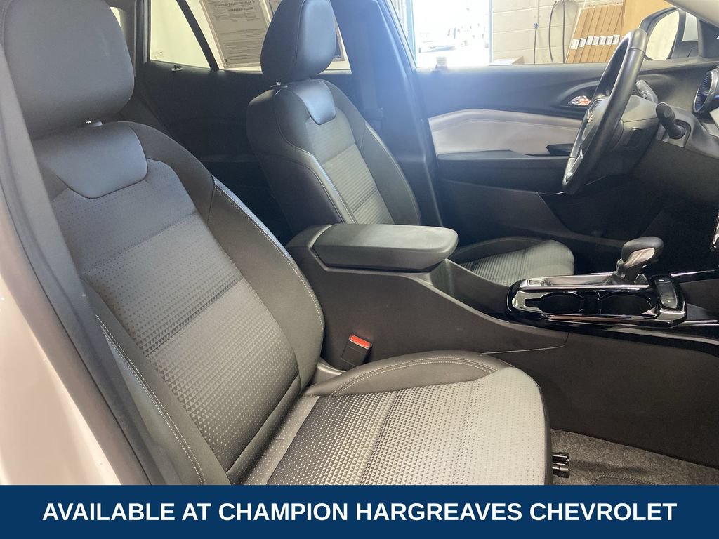 Used 2024 Chevrolet Trax LT w/ Driver Confidence Package FWD image 36