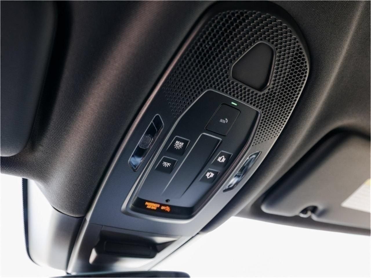 Certified 2025 Porsche Cayenne Coupe AWD/4WD image 21