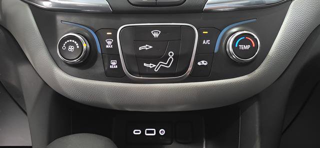 Used 2024 Chevrolet Equinox LS w/ LS Convenience Package FWD image 21