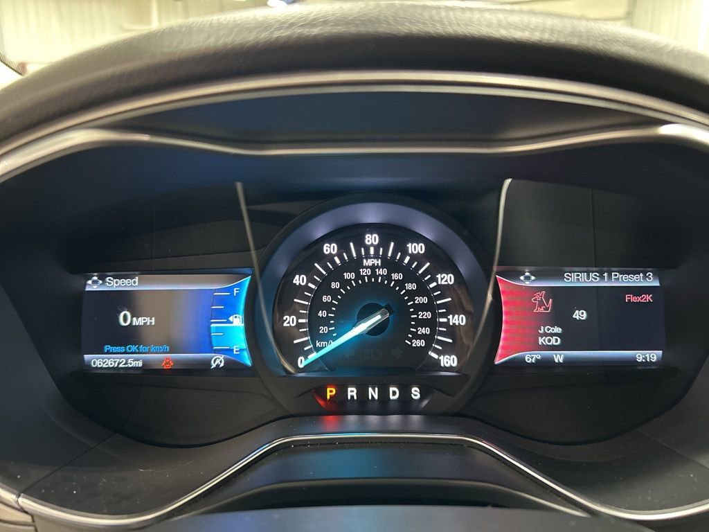 Used 2017 Ford Fusion SE w/ Fusion SE Technology Package image 16