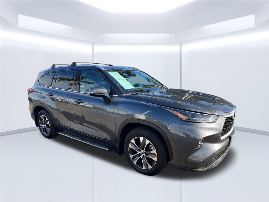 Used 2022 Toyota Highlander XLE FWD image 7