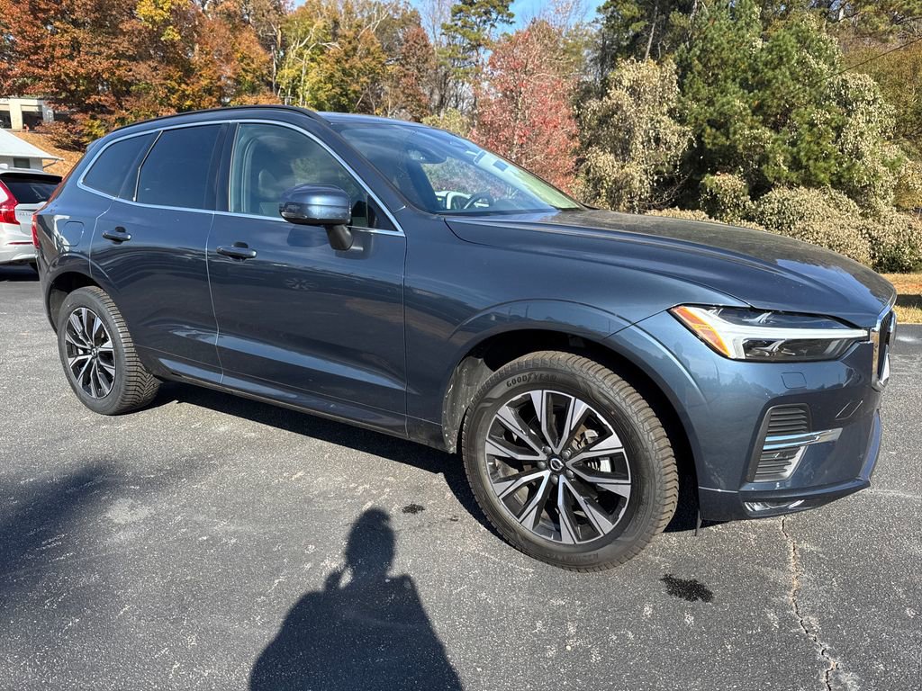 Certified 2023 Volvo XC60 B5 Core w/ Climate Package image 9