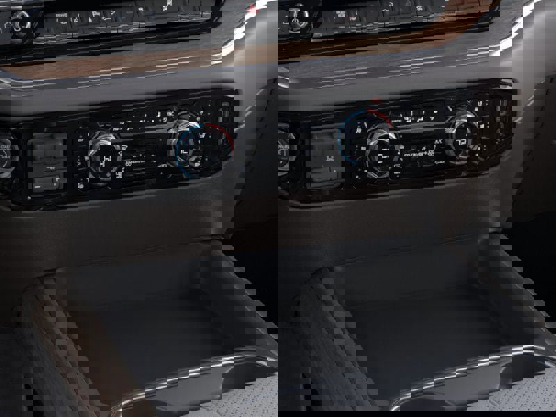 New 2026 GMC Sierra 3500 SLT w/ SLT Convenience Package image 23